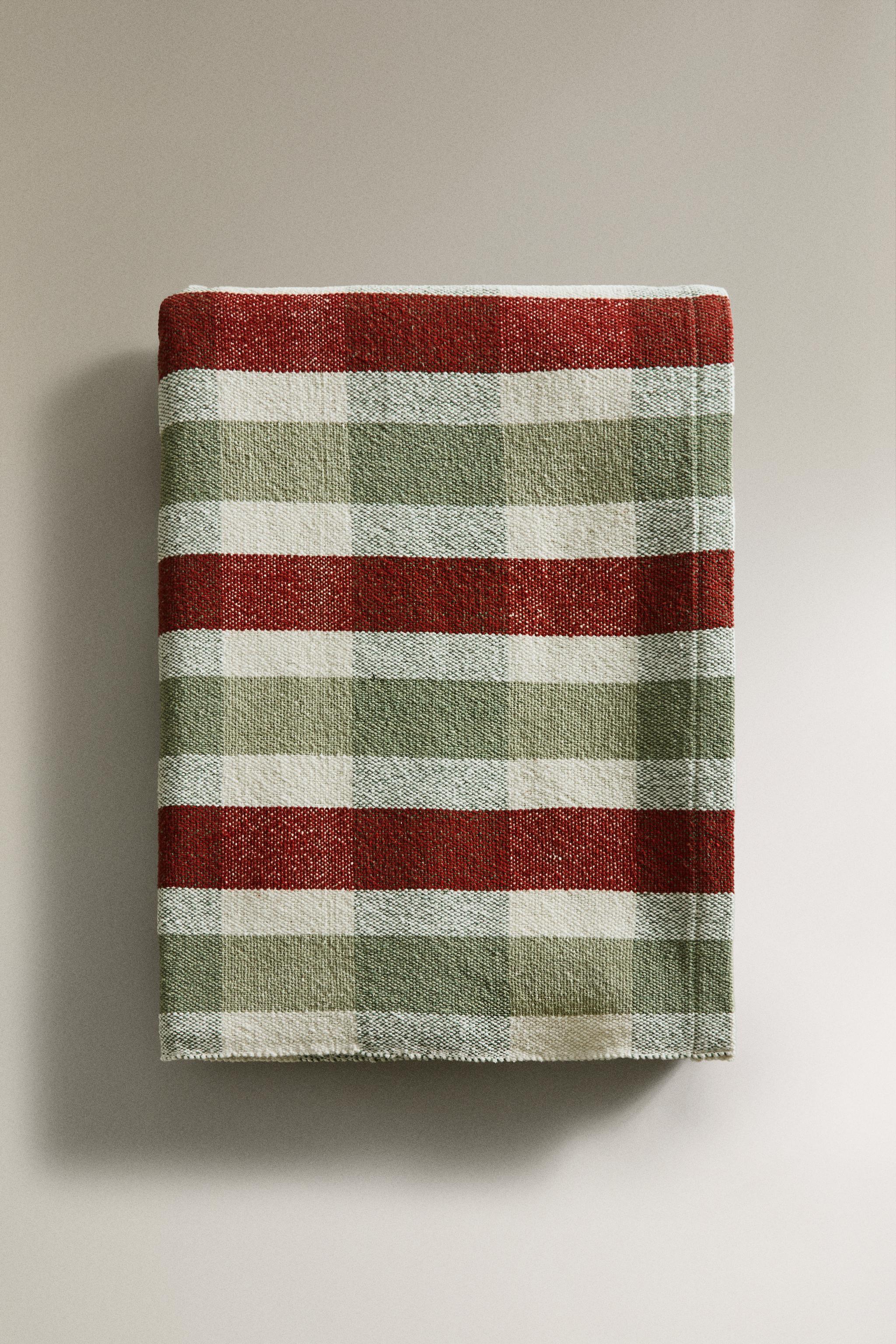 CHECK TABLECLOTH